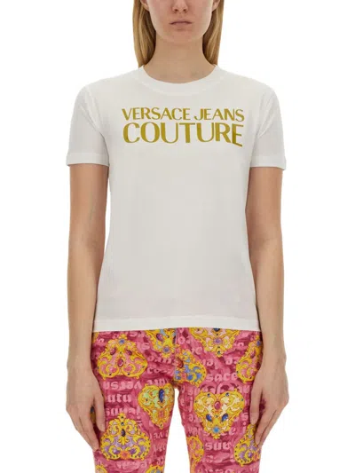Versace Jeans Couture T-shirt With Logo In Bianco Gold