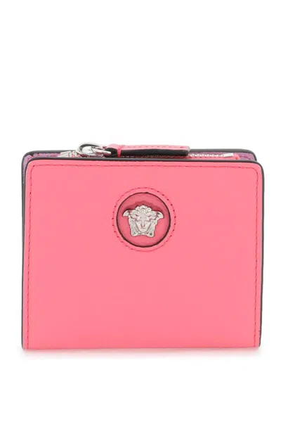 Versace Grained Leather Bifold Wallet With Iconic Medusa Applique In Fuxia
