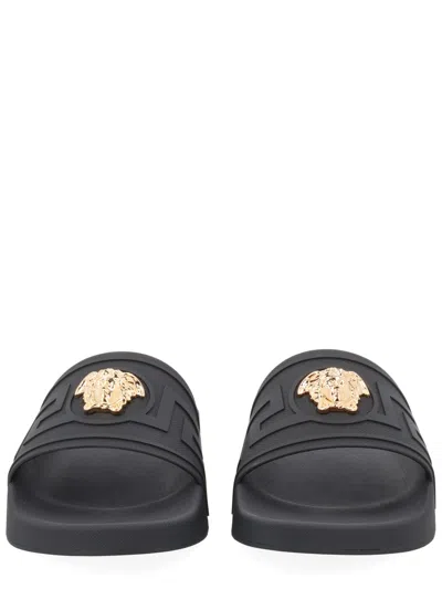 Versace La Medusa Rubber Sliders In Black