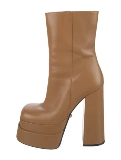Pre-owned Versace Leather Boots In Neutral