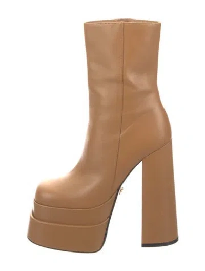 Pre-owned Versace Leather Boots In Neutrals