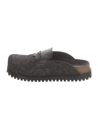 Pre-owned Versace Leather Patterned Mules In Black