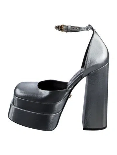 Pre-owned Versace Leather Pumps