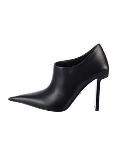 Pre-owned Versace Leather Pumps In Black