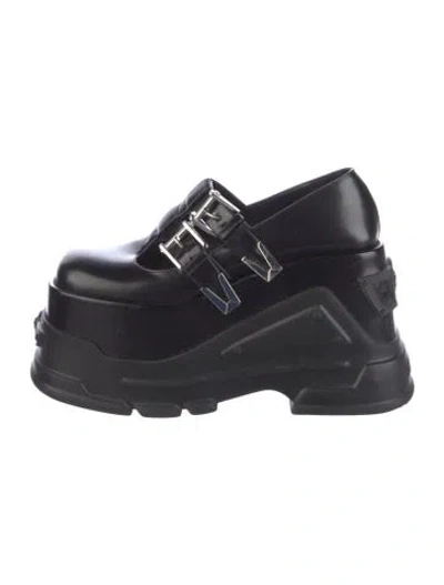 Pre-owned Versace Leather Pumps In Black