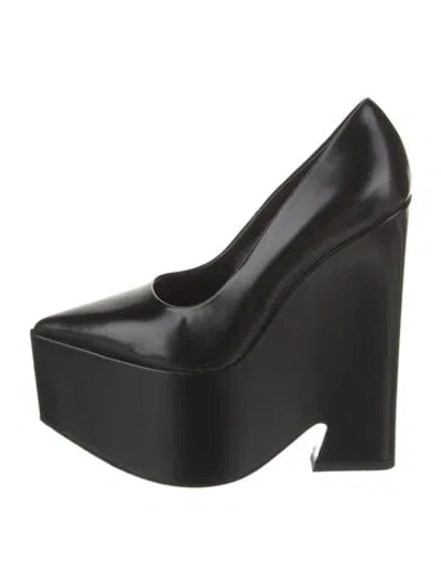 Pre-owned Versace Leather Pumps In Black