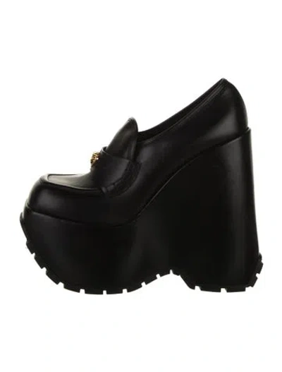 Pre-owned Versace Leather Pumps In Black