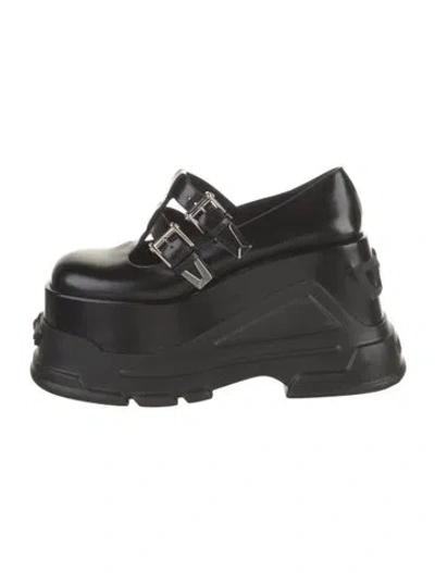 Pre-owned Versace Leather Pumps In Black