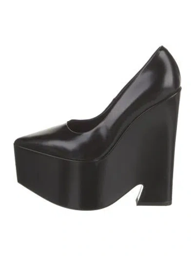 Pre-owned Versace Leather Pumps In Black