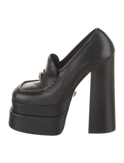 Pre-owned Versace Leather Pumps In Black