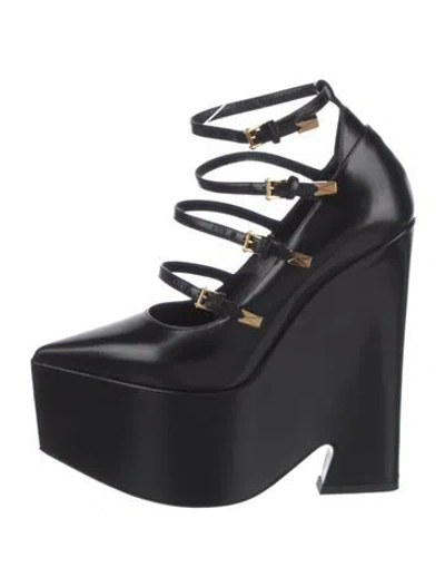 Pre-owned Versace Leather Pumps In Black