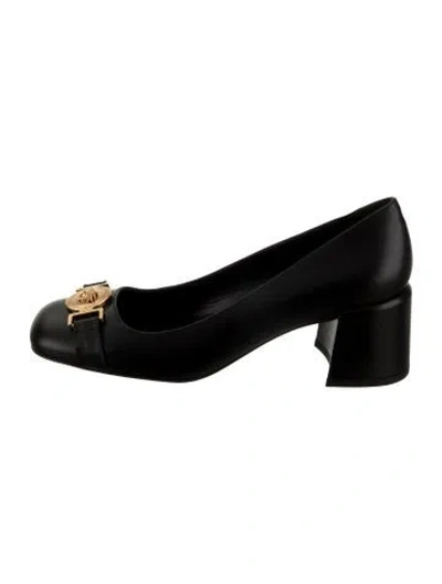 Pre-owned Versace Leather Pumps In Black