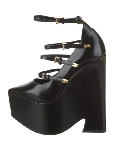 Pre-owned Versace Leather Pumps In Black