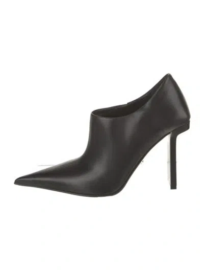 Pre-owned Versace Leather Pumps In Black