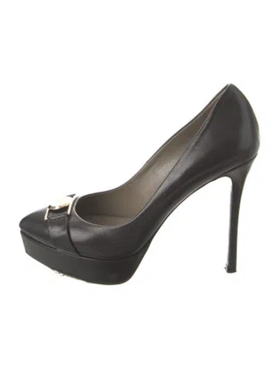 Pre-owned Versace Leather Pumps In Black