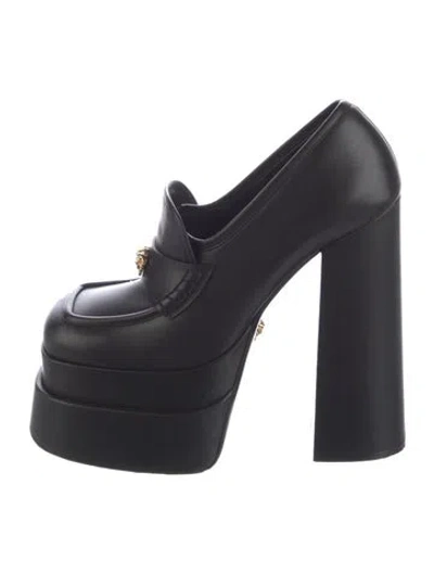 Pre-owned Versace Leather Pumps In Black