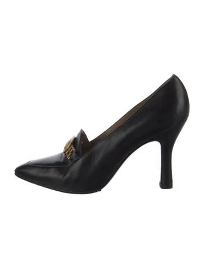 Pre-owned Versace Leather Pumps In Black