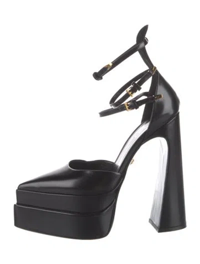 Pre-owned Versace Leather Pumps In Black