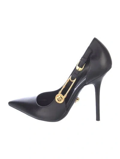Pre-owned Versace Leather Pumps In Blue