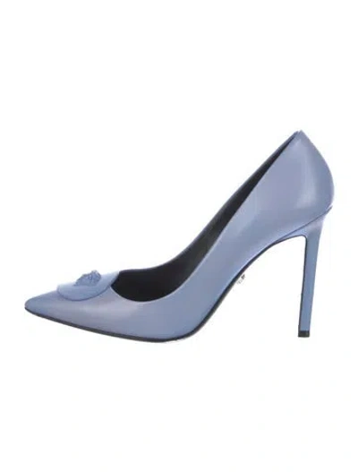 Pre-owned Versace Leather Pumps In Blue
