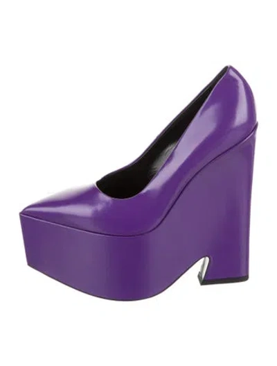 Pre-owned Versace Leather Pumps In Purple