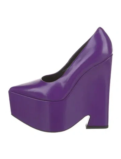 Pre-owned Versace Leather Pumps In Purple