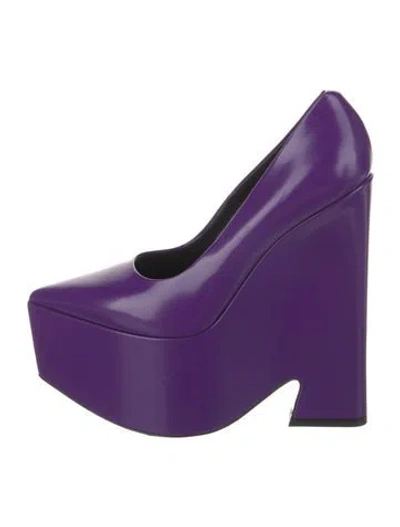 Pre-owned Versace Leather Pumps In Purple