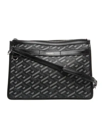 Pre-owned Versace Leather Shoulder Bag In Black