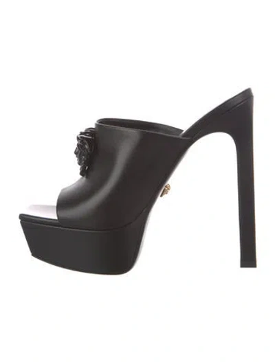 Pre-owned Versace Leather Slides In Black