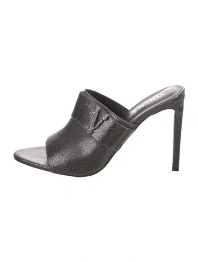 Pre-owned Versace Leather Slides In Silver