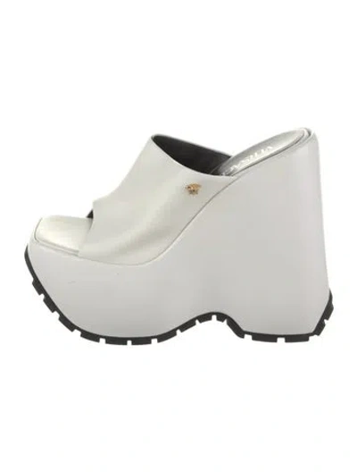 Pre-owned Versace Leather Slides In White