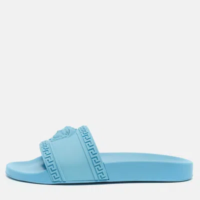 Pre-owned Versace Light Blue Rubber Pool Flat Slides Size 44