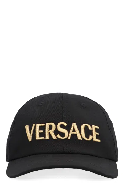 Versace Logo Baseball Cap In Nero/oro