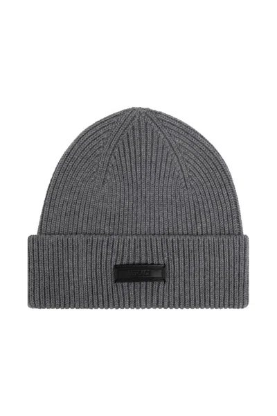 Versace Logo Patch Knitted Beanie In Gray