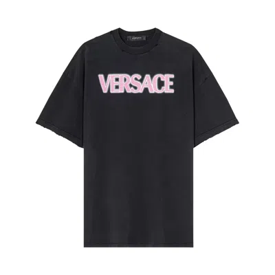 Pre-owned Versace Logo Print T-shirt 'black/fuchsia' | Women's Size 40