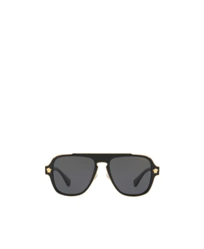 Versace Logo Sunglasses In Black
