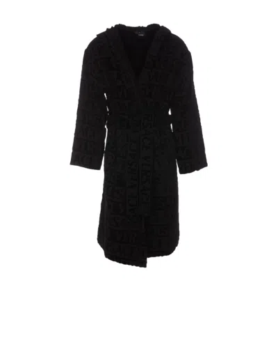 Versace Logo Towelling Belted Robe In Black