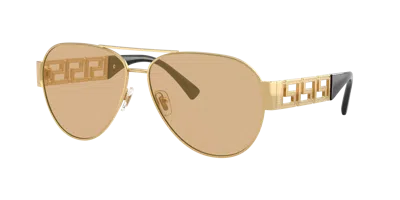 Versace Greca Lunettes De Soleil Aviateur In Gold
