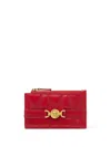 Versace Medusa '95 Quilted Zip-up Card Holder In 红色