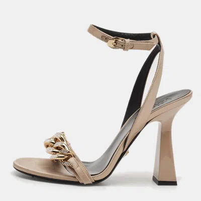 Pre-owned Versace Medusa Chain Size 39.5 Beige Satin Ankle Strap Sandals