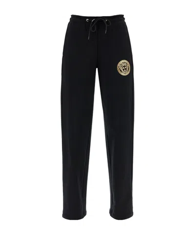 【versace】Medusa プラーク ストレートレッグ パンツ Versace Medusa Jogging In Black | ModeSens