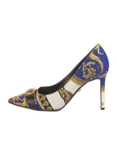 Pre-owned Versace Medusa Insignia Canvas Pumps In Blue