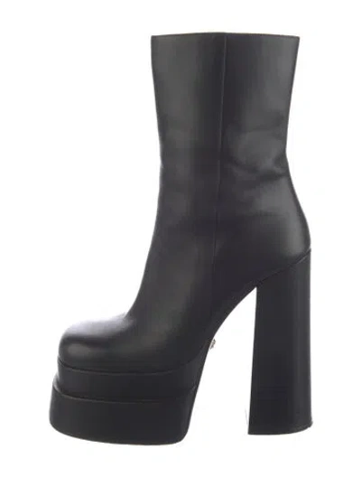 Pre-owned Versace Medusa Insignia Leather Boots In Black