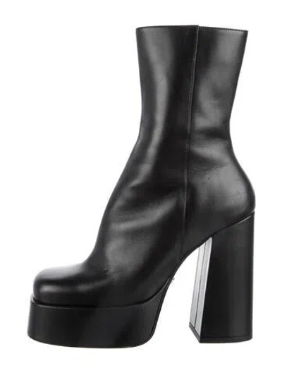 Pre-owned Versace Medusa Insignia Leather Boots In Black