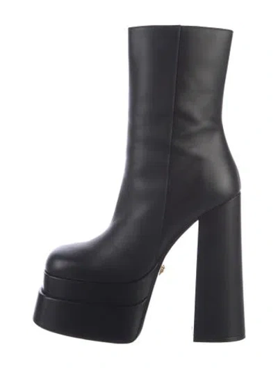 Pre-owned Versace Medusa Insignia Leather Boots In Black