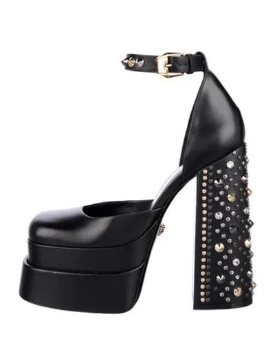 Pre-owned Versace Medusa Insignia Leather D'orsay Pumps In Black