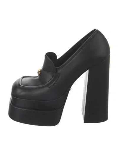 Pre-owned Versace Medusa Insignia Leather Pumps In Black