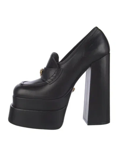 Pre-owned Versace Medusa Insignia Leather Pumps In Black