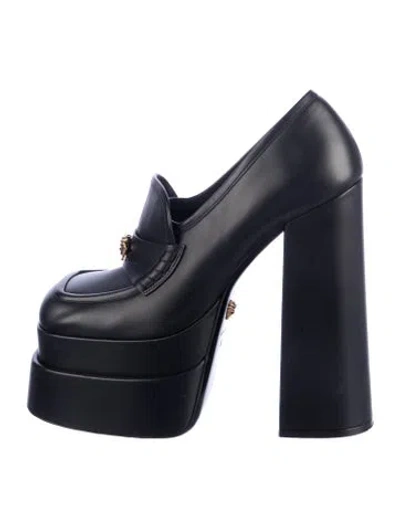Pre-owned Versace Medusa Insignia Leather Pumps In Black