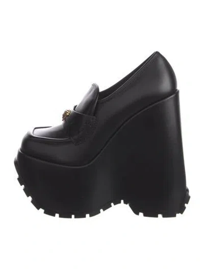 Pre-owned Versace Medusa Insignia Leather Pumps In Black